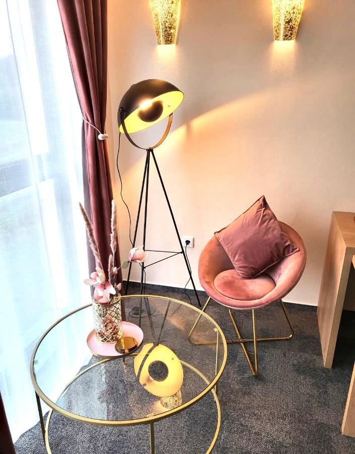 Likedaheim Apartments Rosbach vor der Hohe Ngoại thất bức ảnh